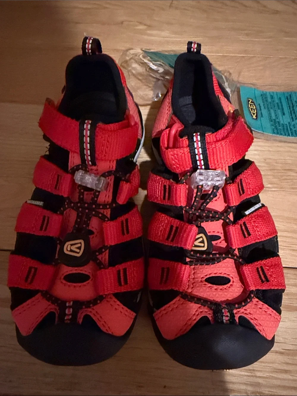 KEEN kids Newport H2 Water Friendly Sandal - SAMPLE PAIR